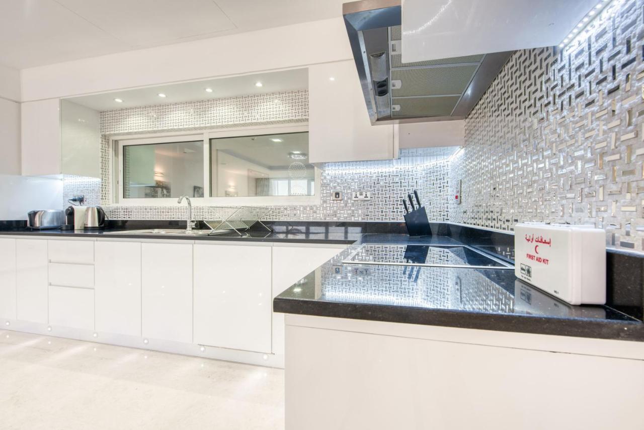 Apartamento Maison Privee - Spacious Apt On Palm Jumeirah W Sea Views And Premium Facilities Access Dubái Exterior foto